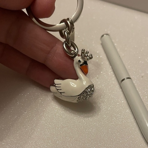 Elegant Coach White Swan Bird Keychain and White Coach Pen - Picture 4 of 8